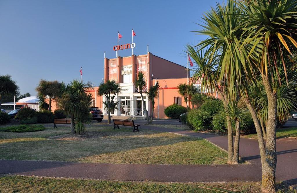 La Boussole Centre Station Proche Mer Agon-Coutainville Exterior photo